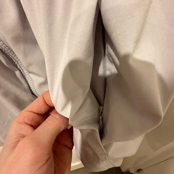 Grey Lululemon Zip Jacket. Size 8, great condition - Picture 4 of 4